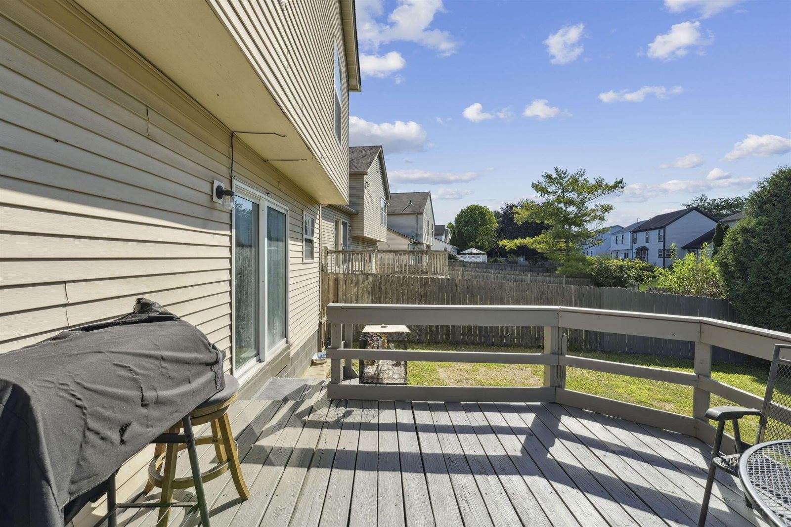 6109 Woodsboro Drive, Columbus, OH 43228