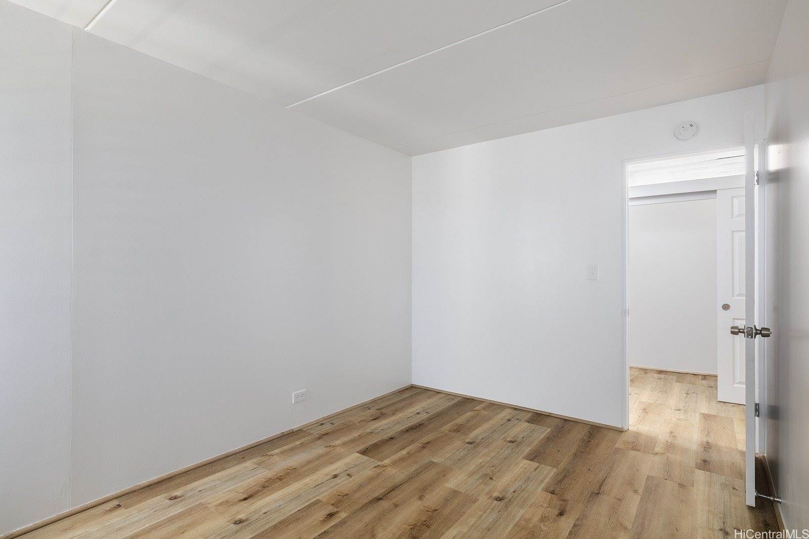 910 Ahana Street, Honolulu, HI 96814