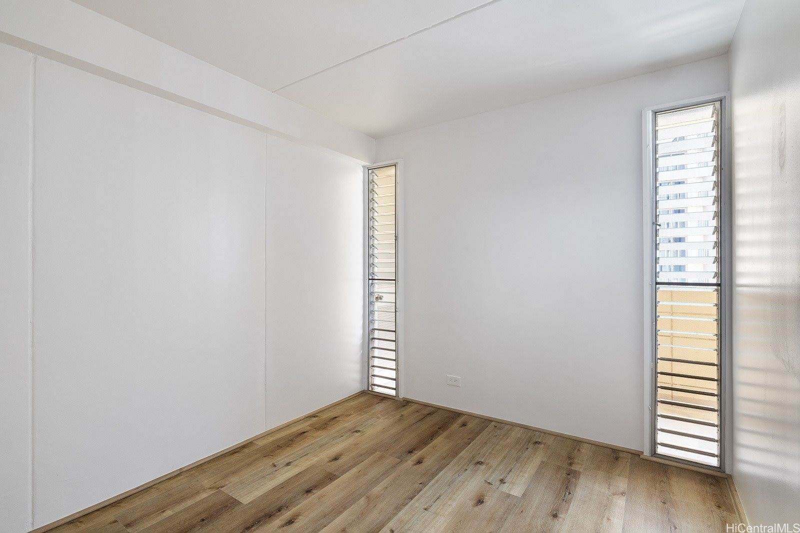 910 Ahana Street, Honolulu, HI 96814