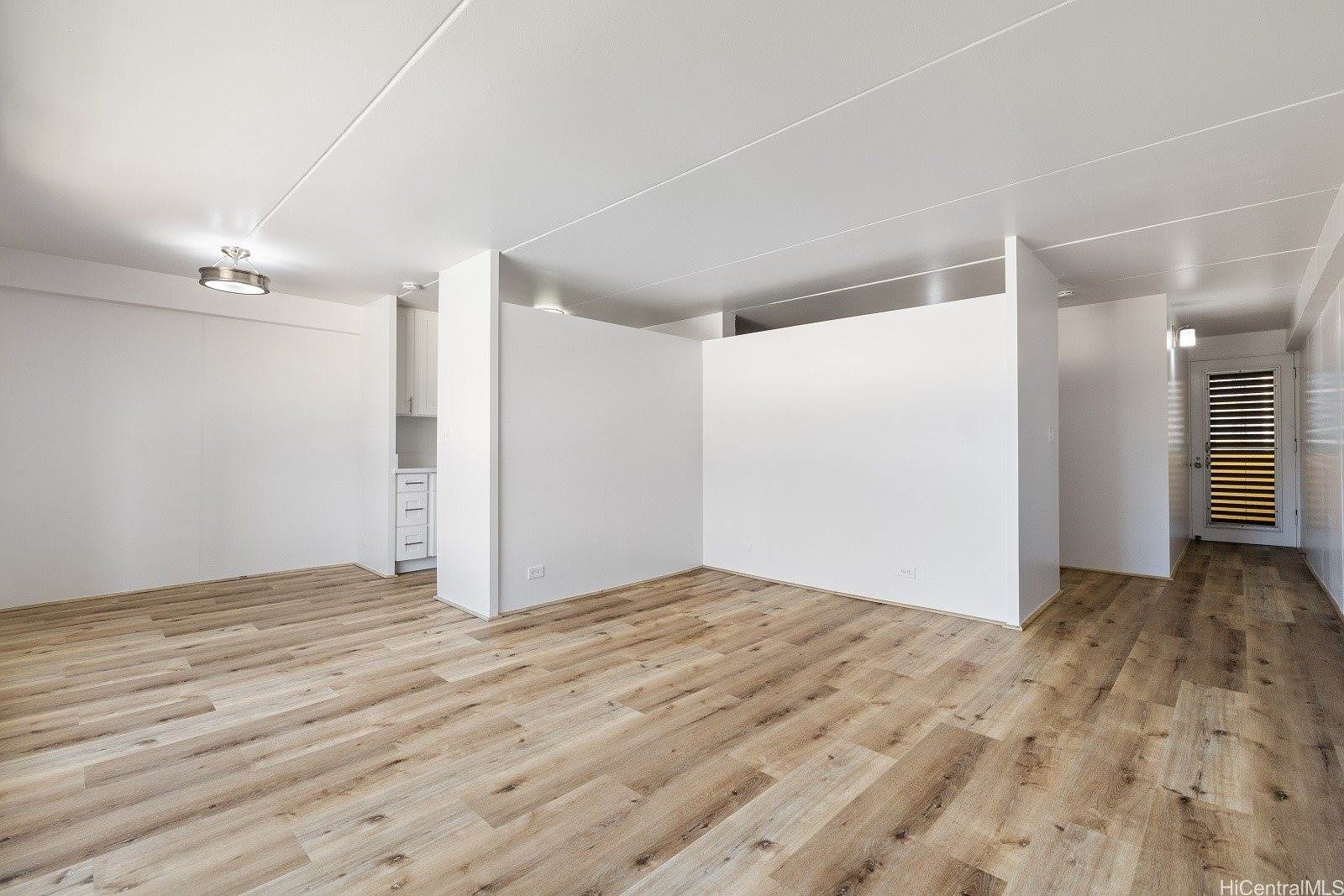 910 Ahana Street, Honolulu, HI 96814