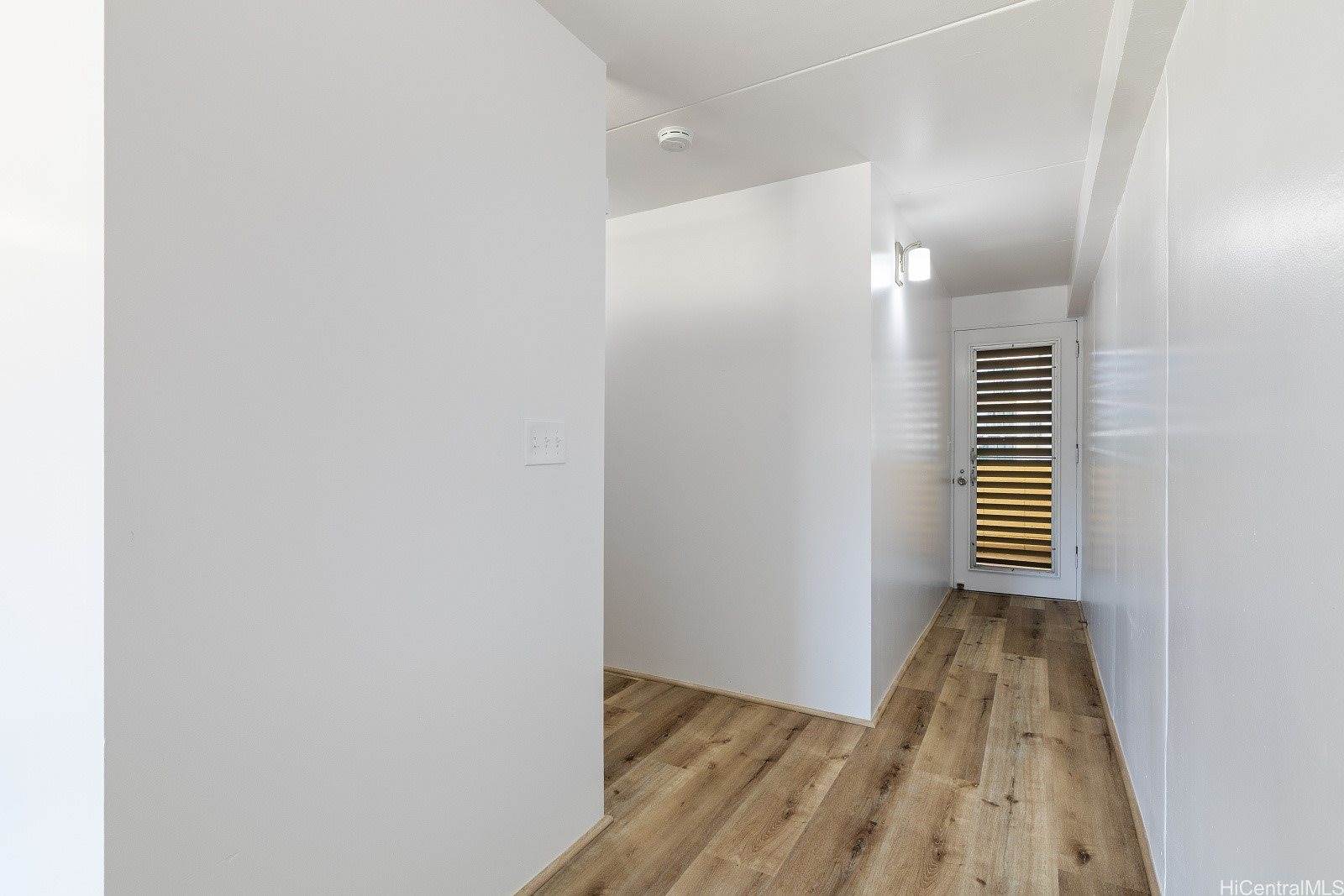 910 Ahana Street, Honolulu, HI 96814