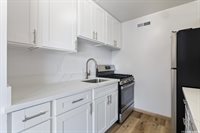 910 Ahana Street, Honolulu, HI 96814