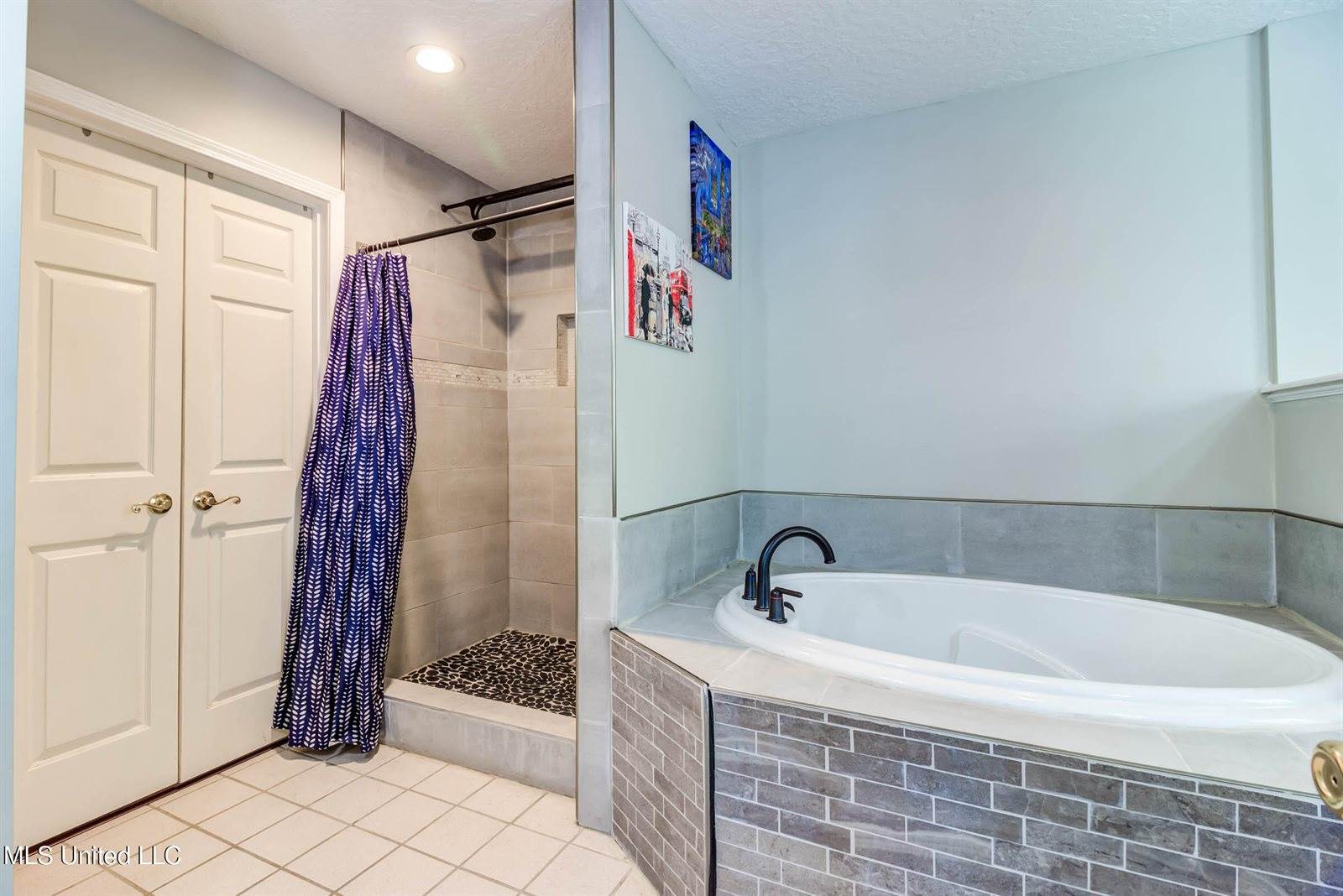 8812 Old Walnut Road, Ocean Springs, MS 39564