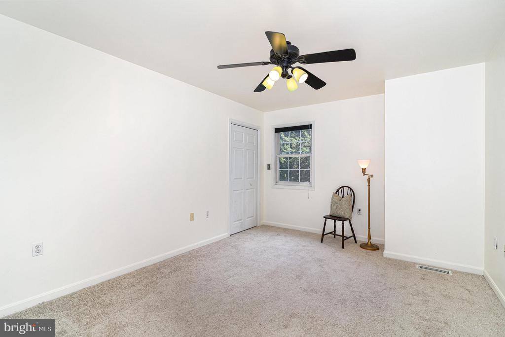 128 South Walnut Street, Hummelstown, PA 17036