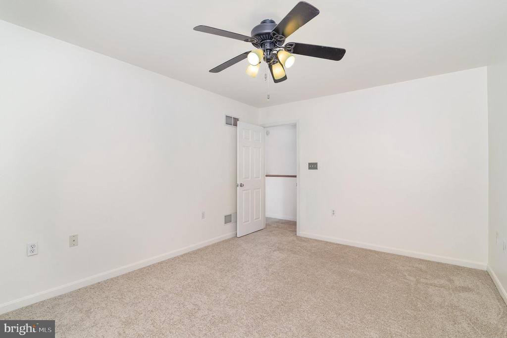 128 South Walnut Street, Hummelstown, PA 17036