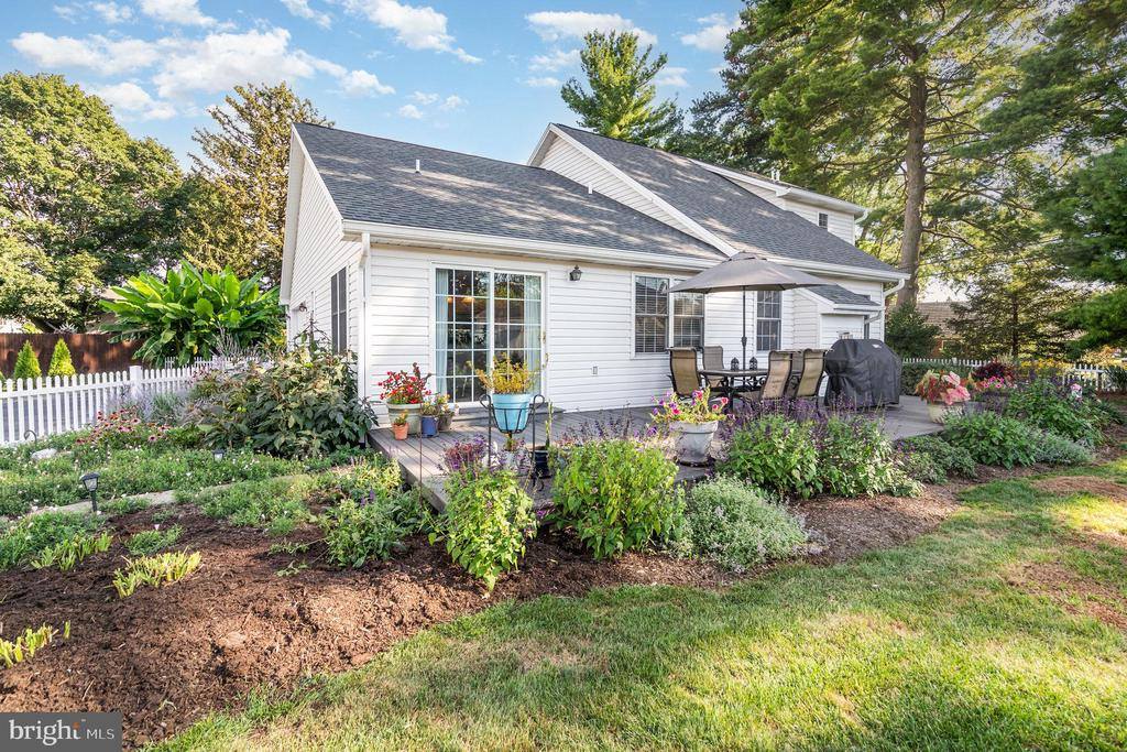 128 South Walnut Street, Hummelstown, PA 17036