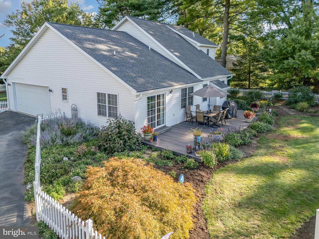 128 South Walnut Street, Hummelstown, PA 17036