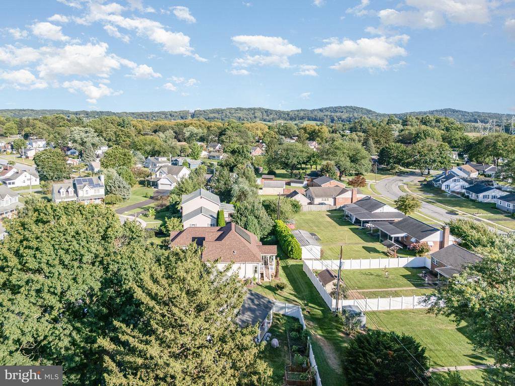 128 South Walnut Street, Hummelstown, PA 17036