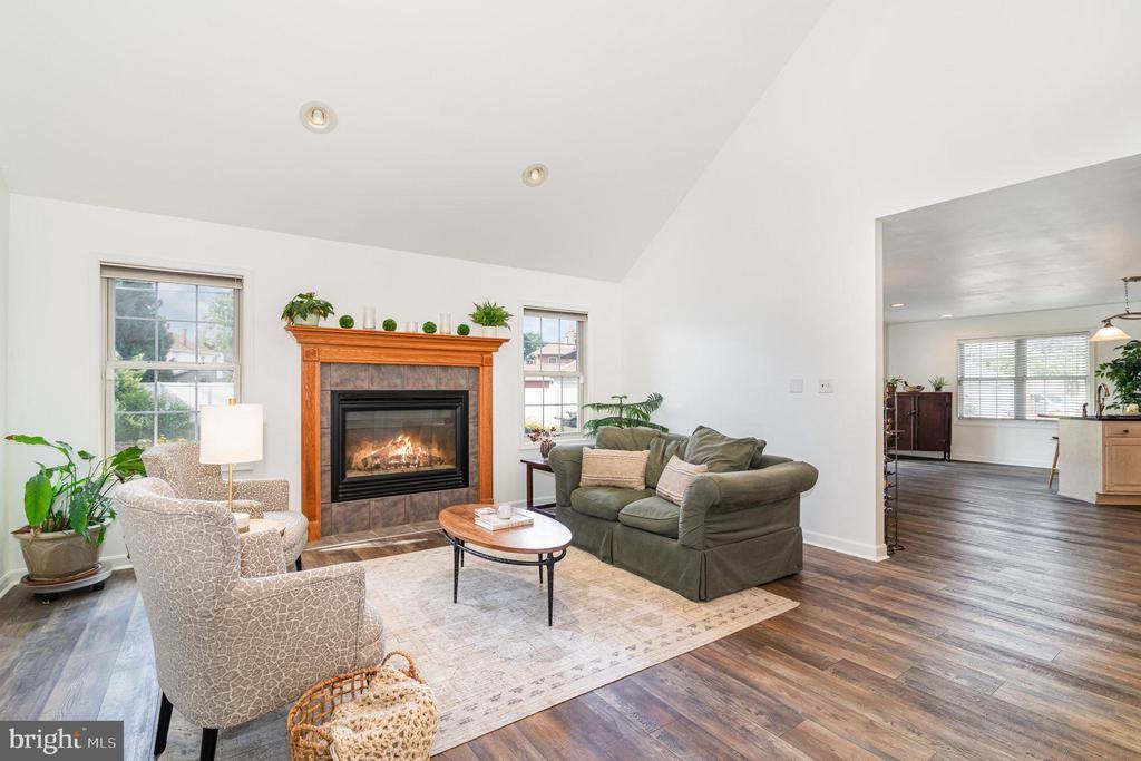 128 South Walnut Street, Hummelstown, PA 17036