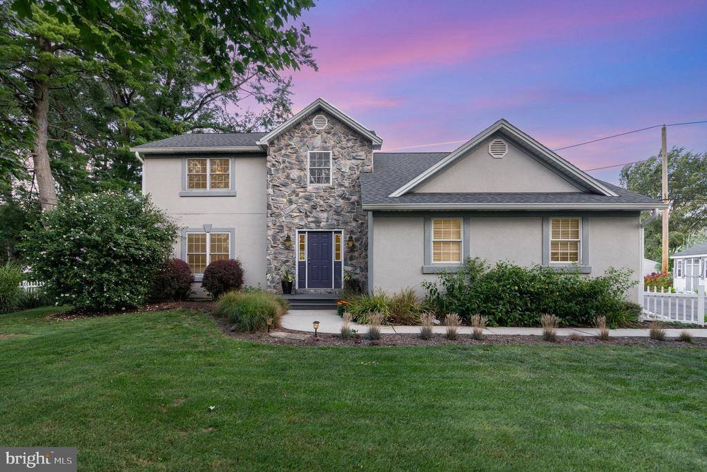 128 South Walnut Street, Hummelstown, PA 17036