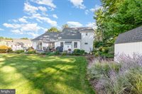 128 South Walnut Street, Hummelstown, PA 17036