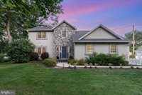 128 South Walnut Street, Hummelstown, PA 17036