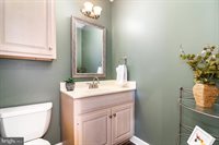 128 South Walnut Street, Hummelstown, PA 17036