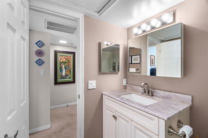 185 NE 20th Ct 9F, Wilton Manors, FL 33305