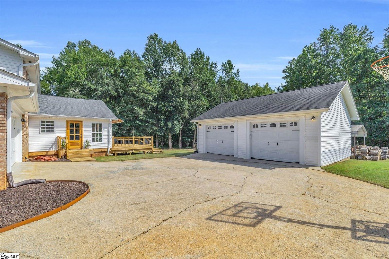 322 Faye, Easley, SC 29640
