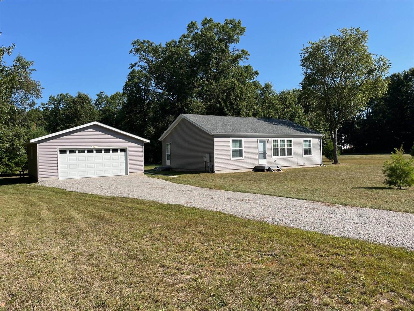 164 Hidden Hills Road, Houghton Lake, MI 48629