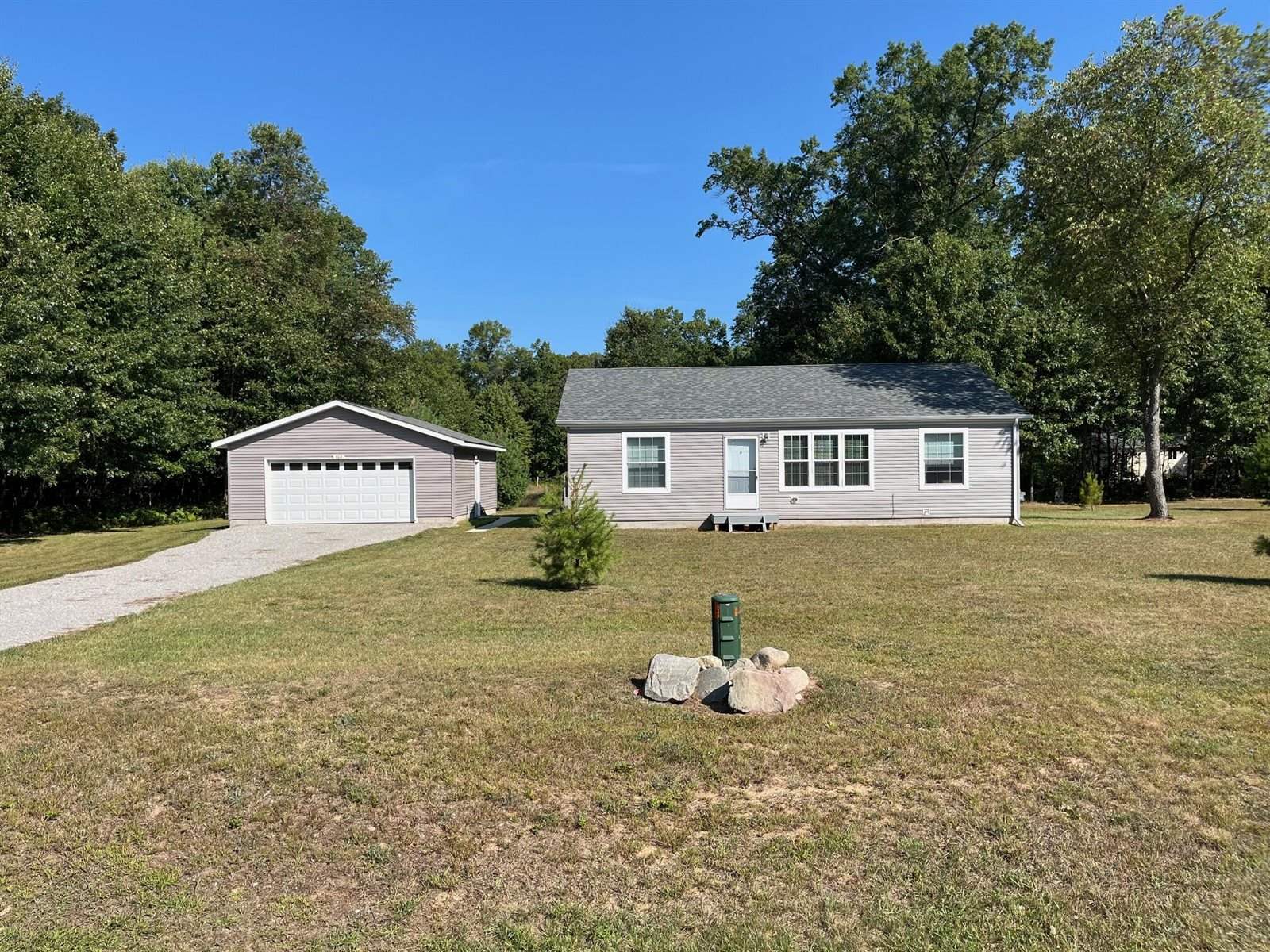 164 Hidden Hills Road, Houghton Lake, MI 48629