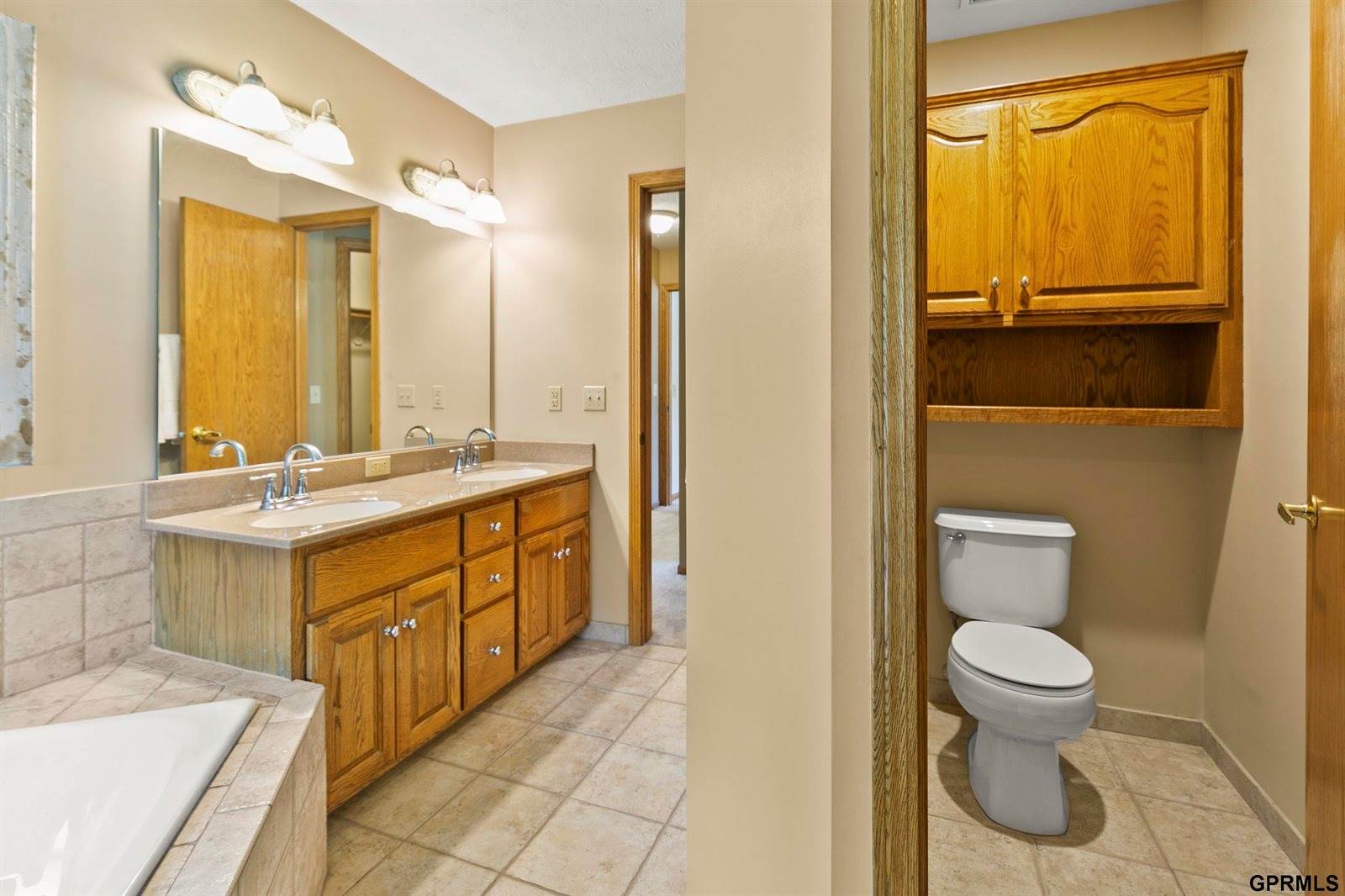 2107 John Street, Papillion, NE 68133