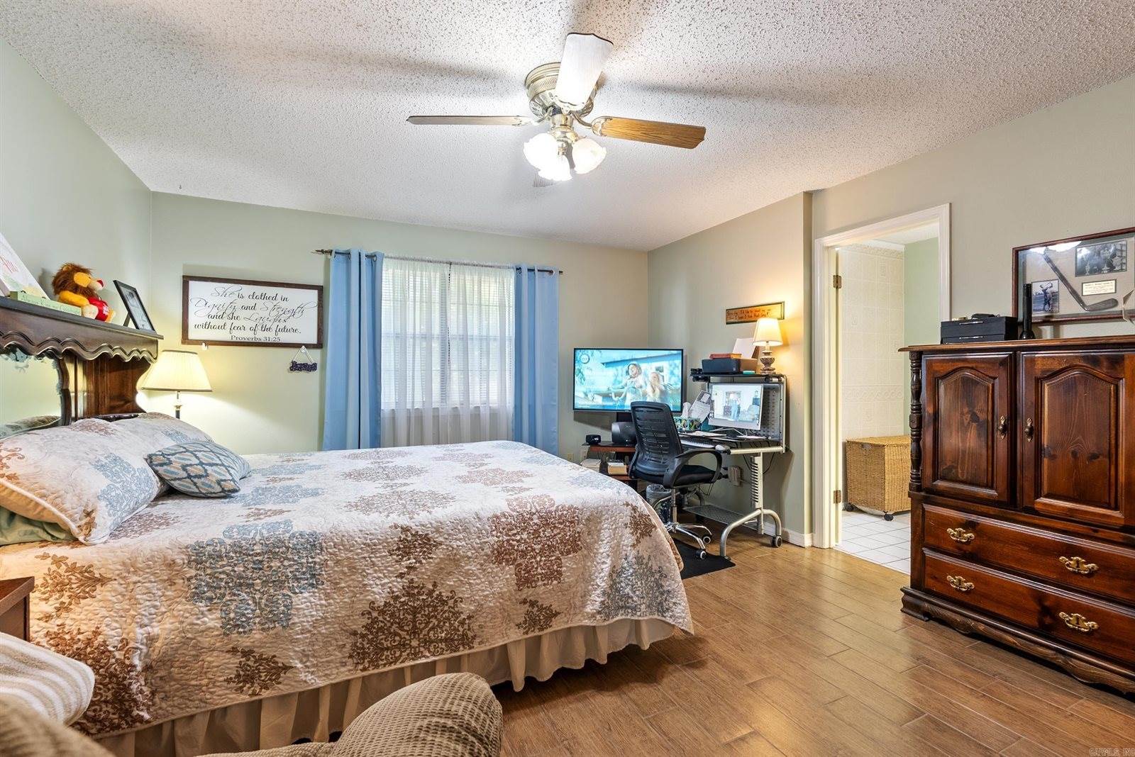 2 Linda Lane W, Vilonia, AR 72173