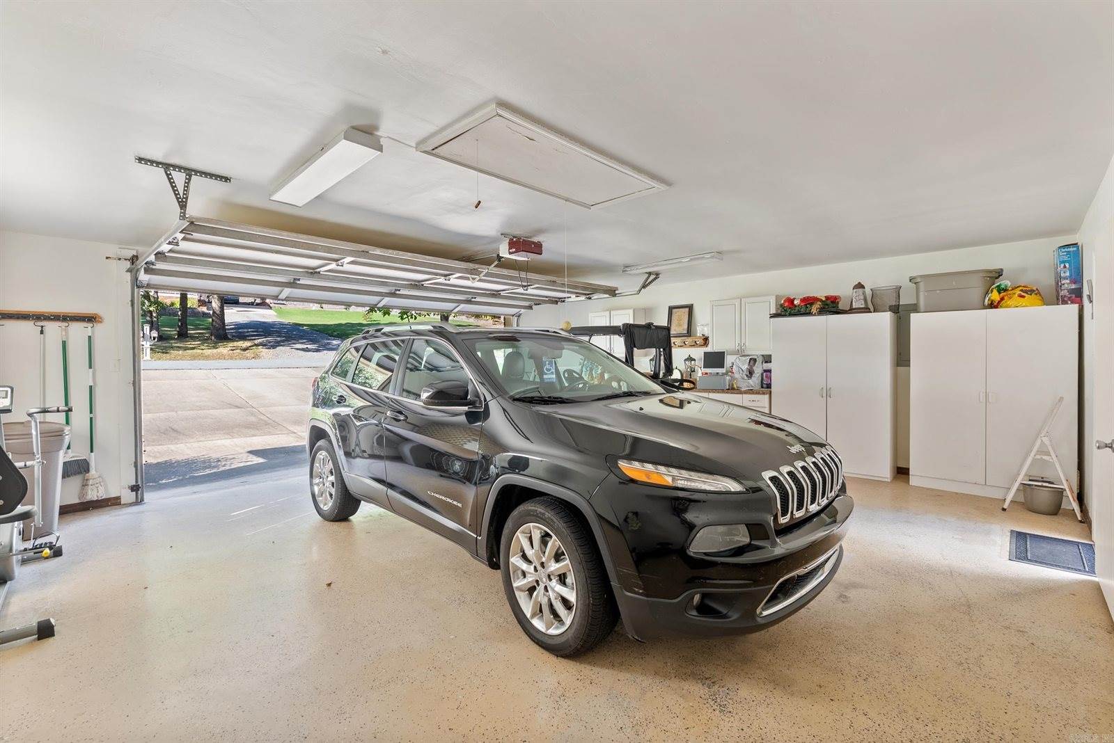 2 Linda Lane W, Vilonia, AR 72173