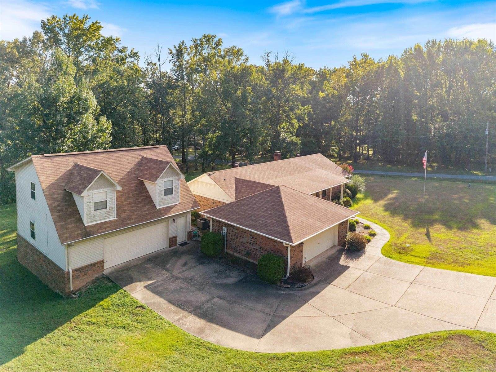 2 Linda Lane W, Vilonia, AR 72173