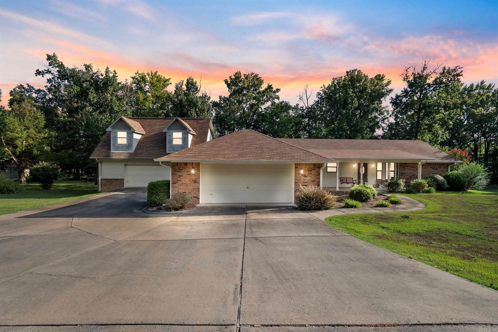 2 Linda Lane W, Vilonia, AR 72173