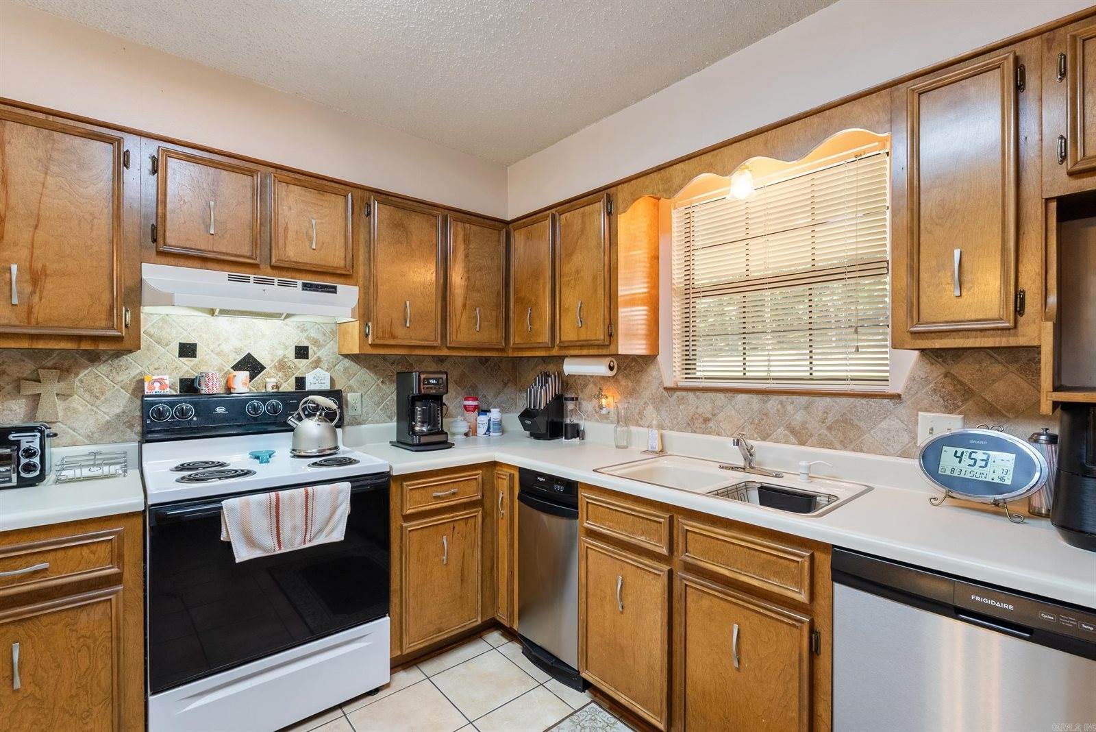 2 Linda Lane W, Vilonia, AR 72173