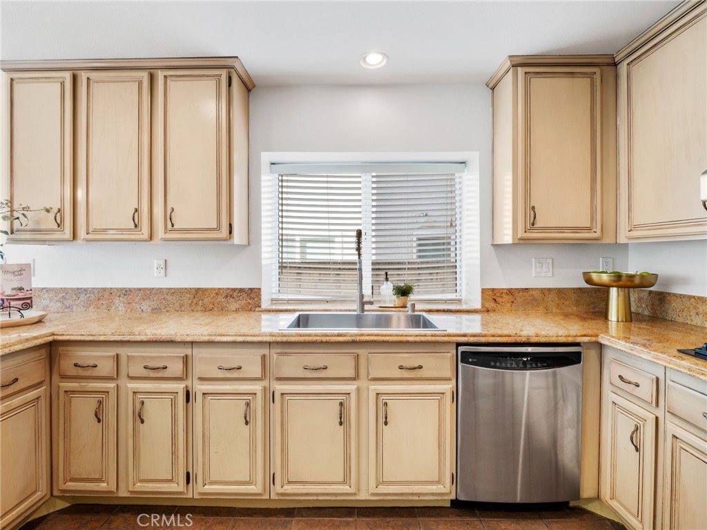 24512 Skyridge Drive, Newhall, CA 91321