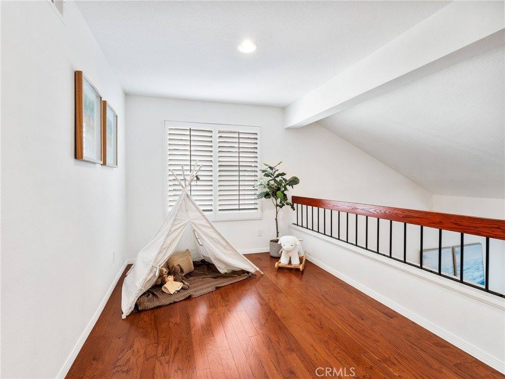 24512 Skyridge Drive, Newhall, CA 91321