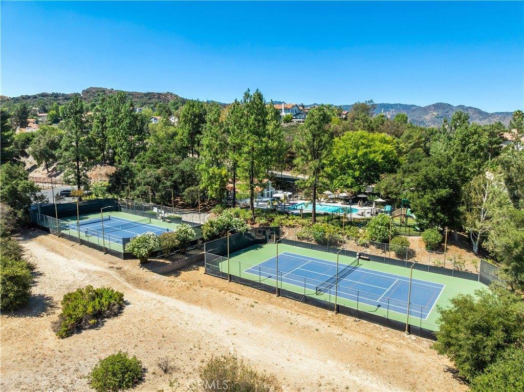 24512 Skyridge Drive, Newhall, CA 91321