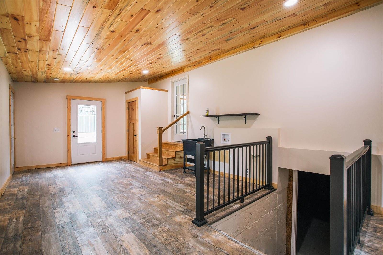 W6105 Sladich Road, Greenwood, WI 54437