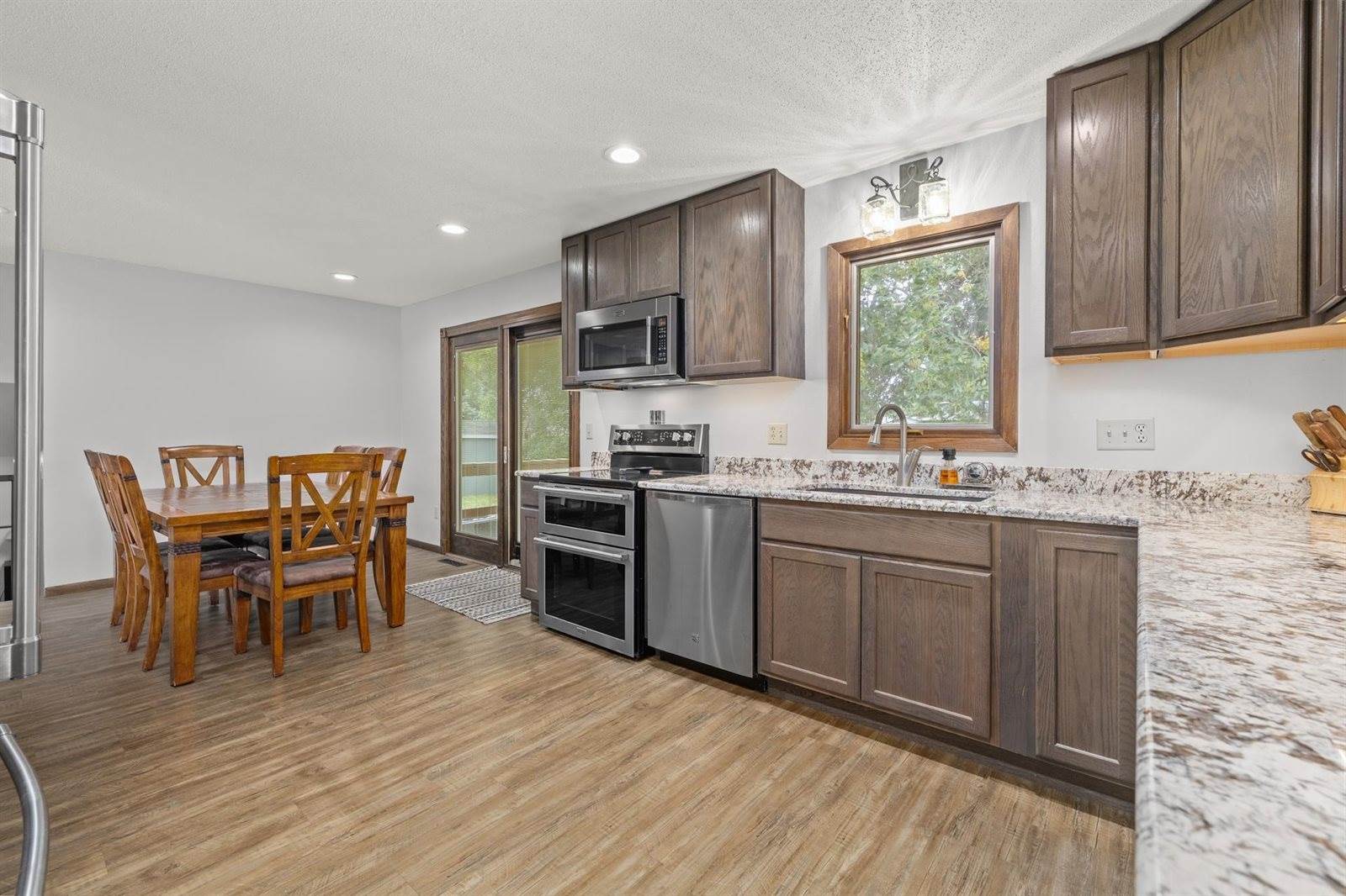 1704 4th St SE, Minot, ND 58701