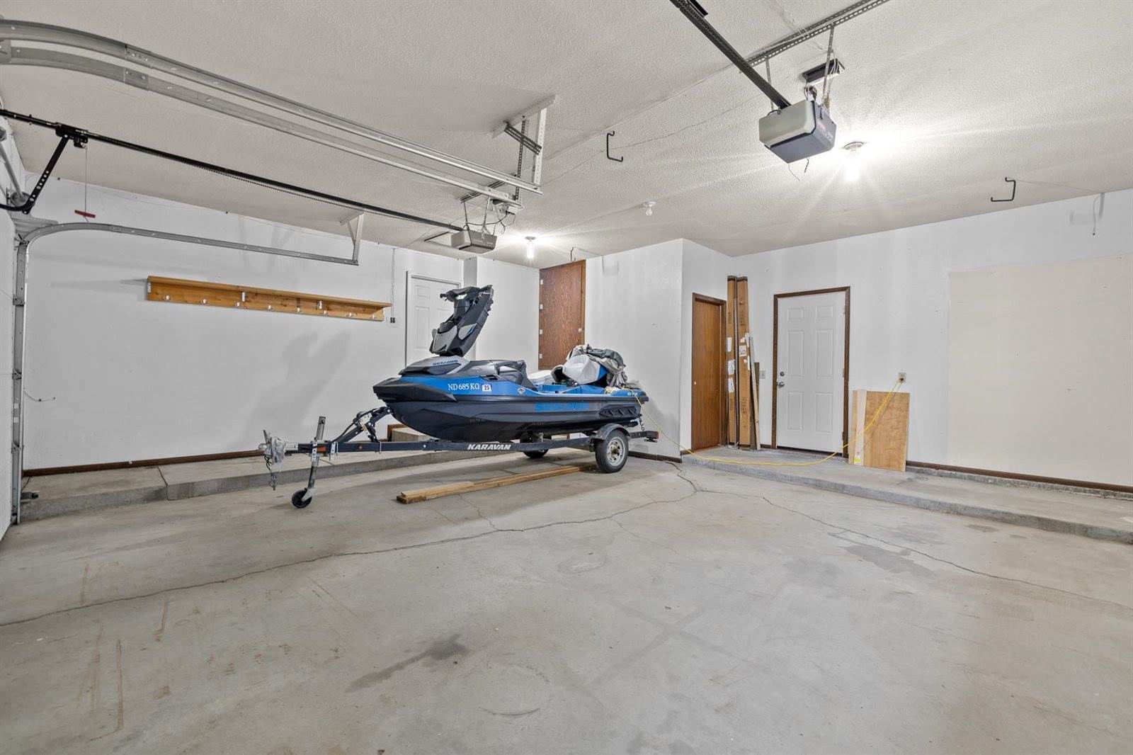 1704 4th St SE, Minot, ND 58701