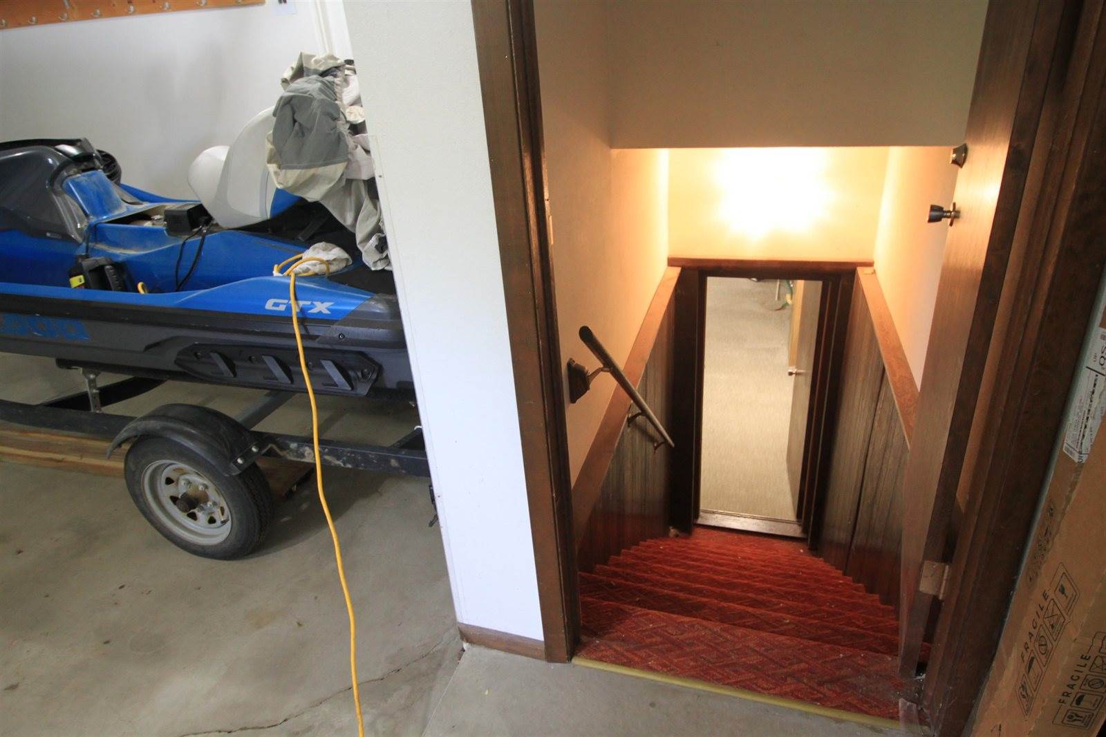 1704 4th St SE, Minot, ND 58701