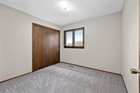 1704 4th St SE, Minot, ND 58701
