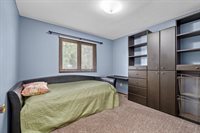 1704 4th St SE, Minot, ND 58701