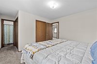 1704 4th St SE, Minot, ND 58701