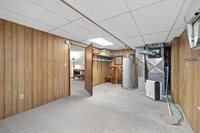 1704 4th St SE, Minot, ND 58701