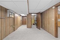 1704 4th St SE, Minot, ND 58701