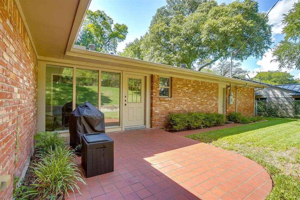 3229 Preston Hollow Road, Fort Worth, TX 76109