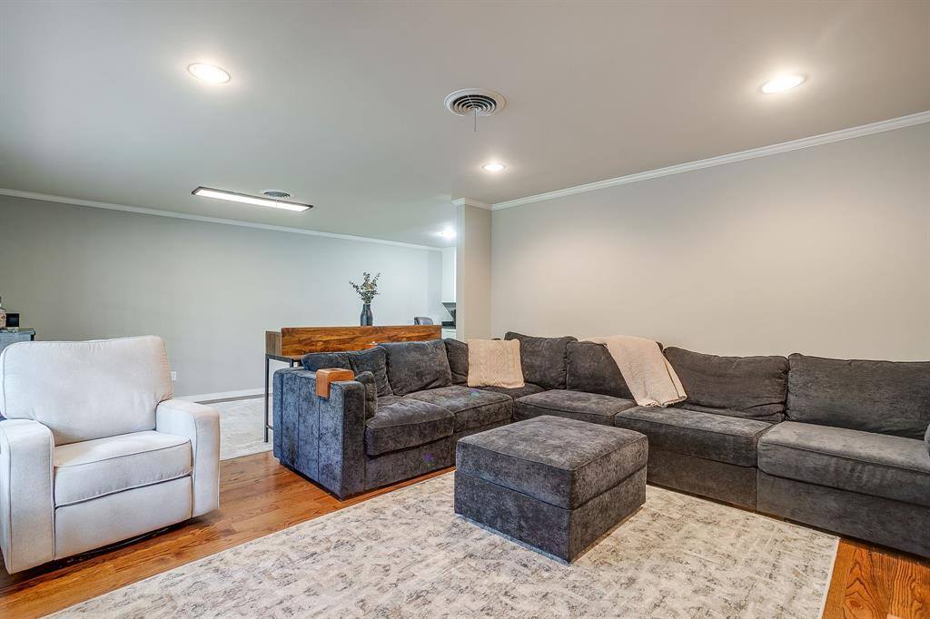 3229 Preston Hollow Road, Fort Worth, TX 76109