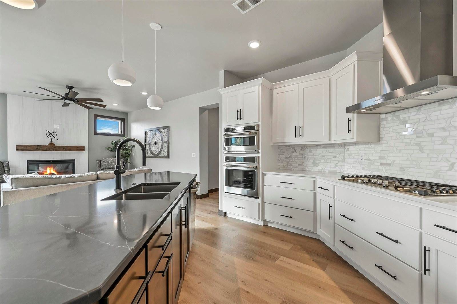 895 Black Swan Drive, Menasha, WI 54153