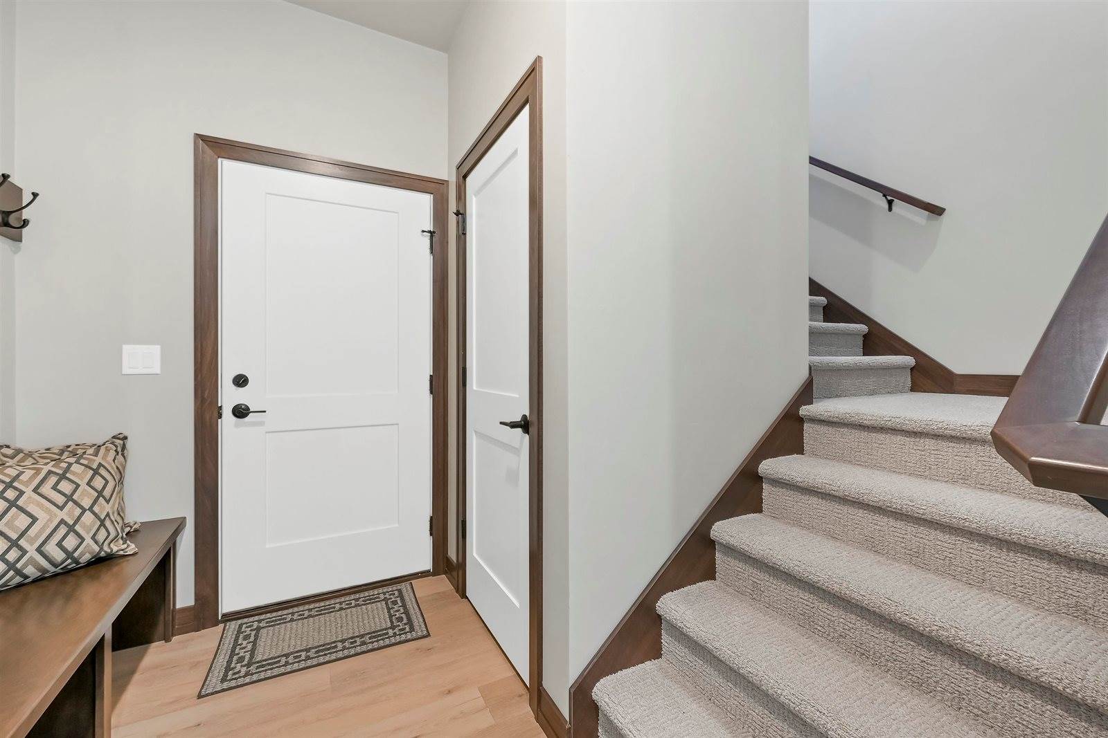 895 Black Swan Drive, Menasha, WI 54153