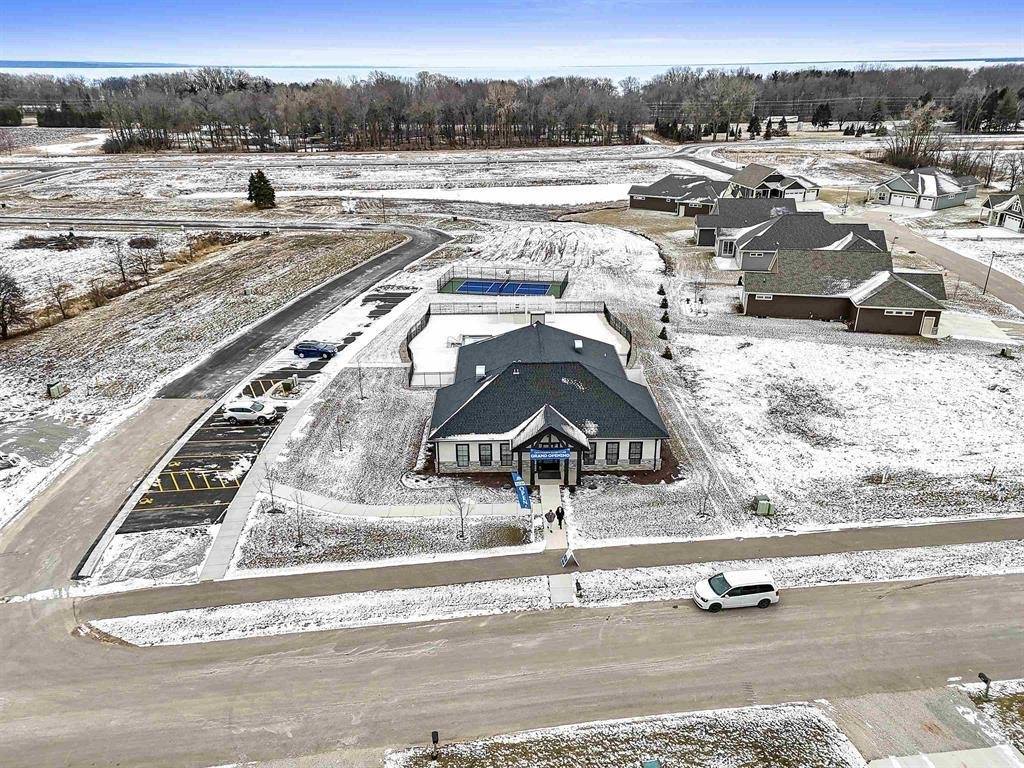 895 Black Swan Drive, Menasha, WI 54153