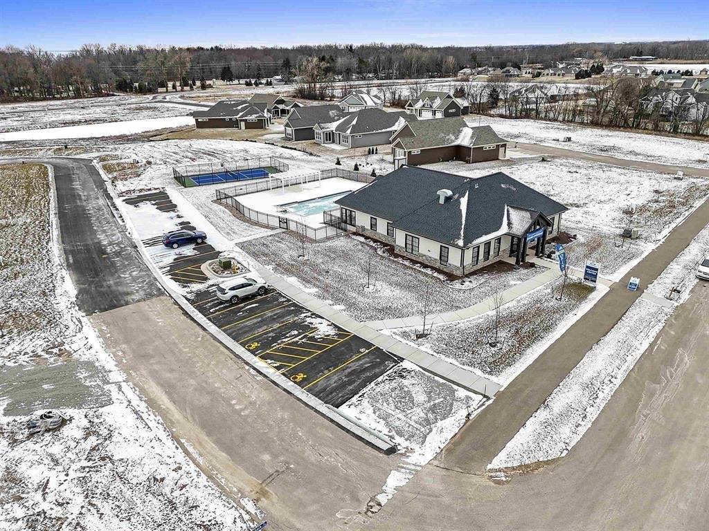 895 Black Swan Drive, Menasha, WI 54153