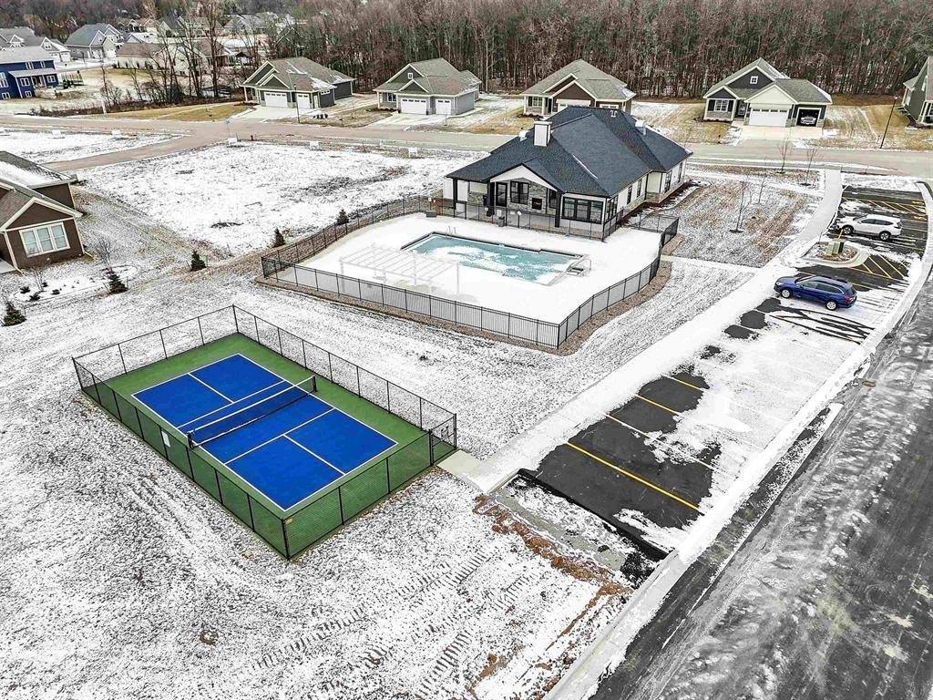 895 Black Swan Drive, Menasha, WI 54153