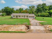 1214 East Edwards Street, Shawnee, OK 74801