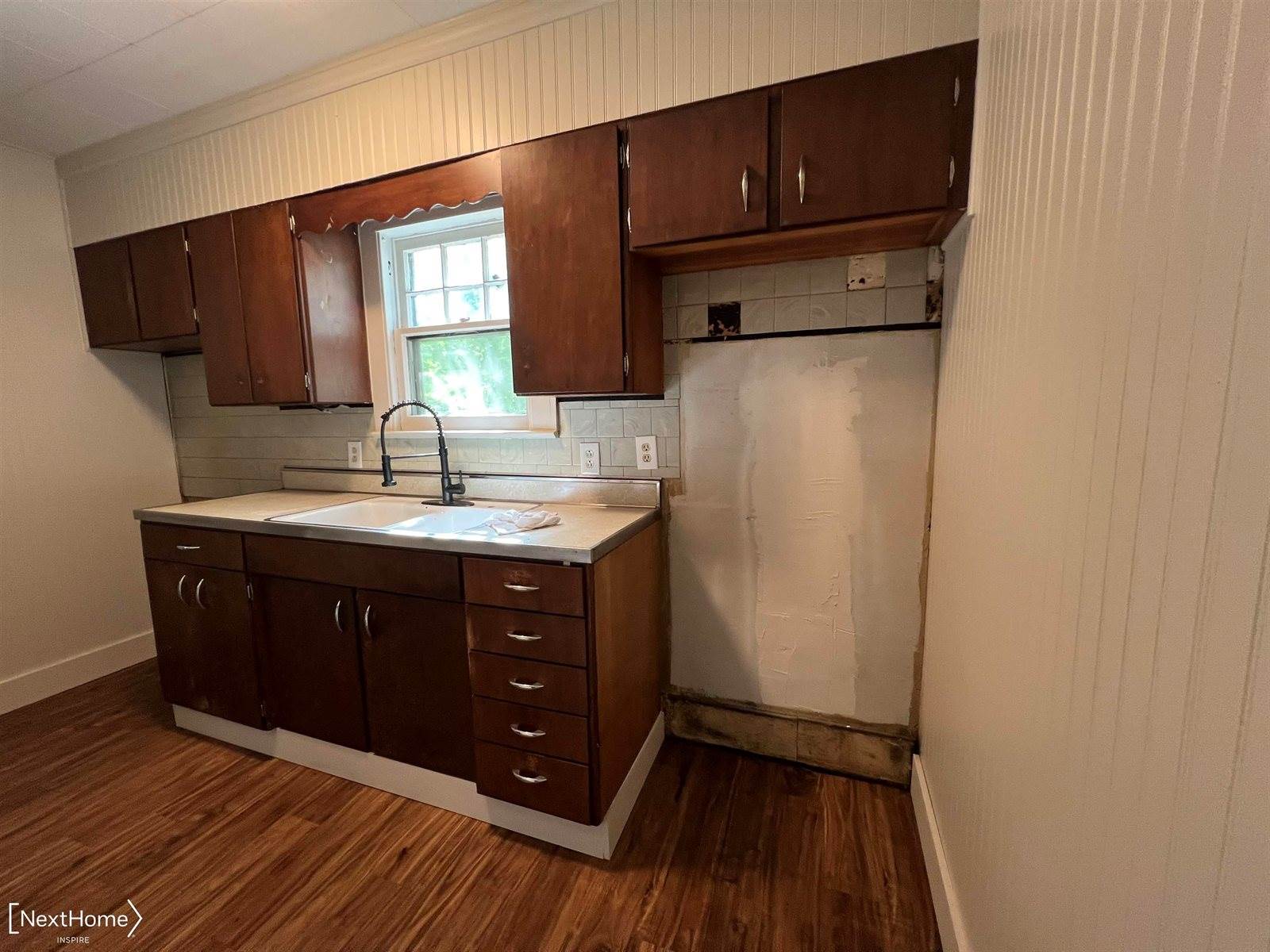 1612 Iowa Avenue, Flint, MI 48506