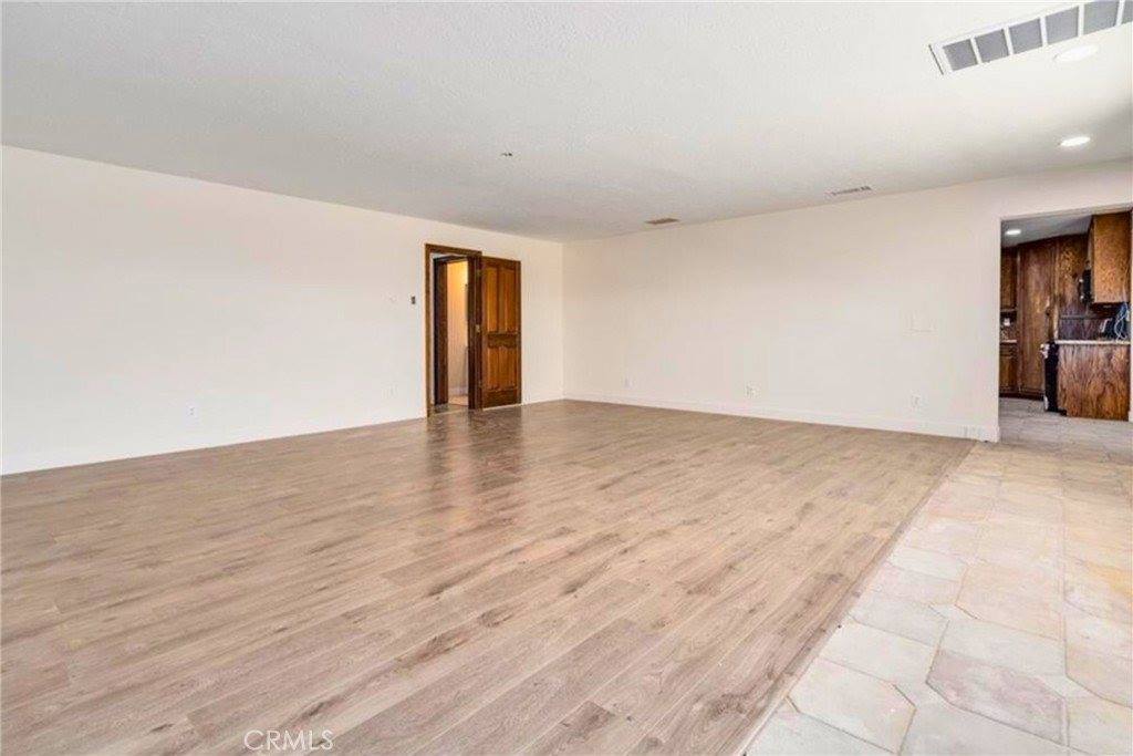 6233 Coriander Drive, Oak Hills, CA 92344