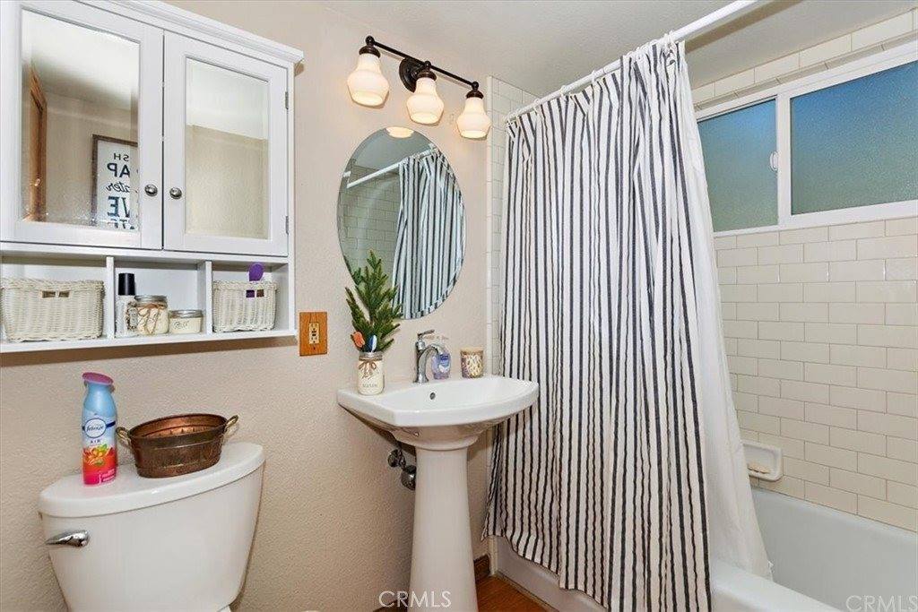 610 Mountain View Avenue, Wrightwood, CA 92397